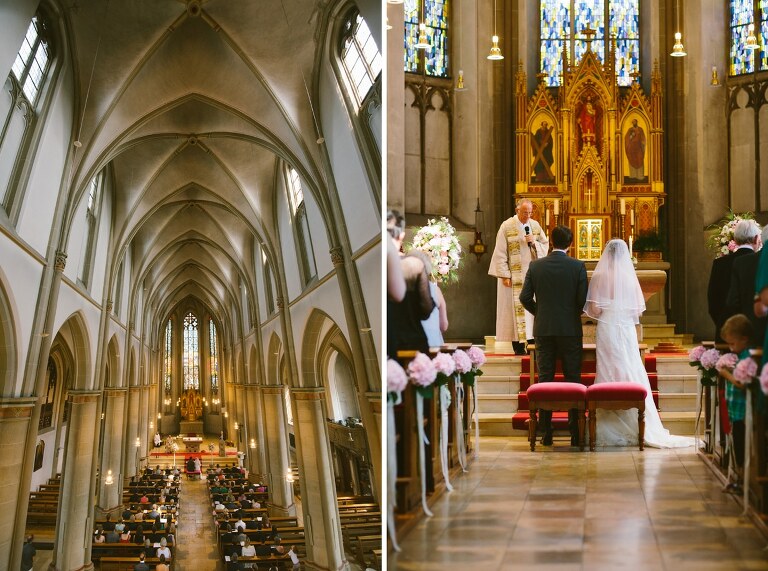 Braut und Bräutigam stehen vorne in der Kirche - Sportschloss Velen