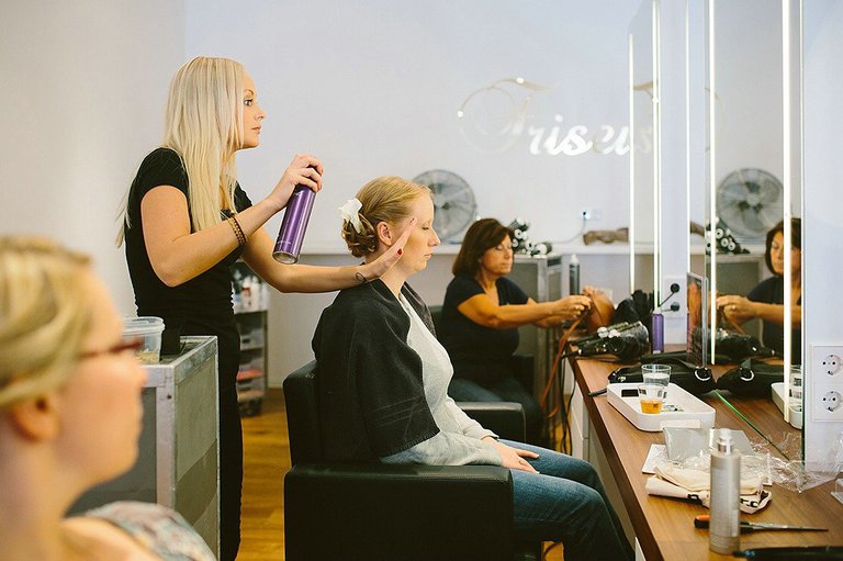 Braut beim Friseur in Münster