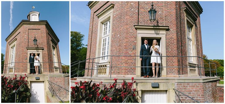 Brautpaar kommt aus dem Schloss Nordkirchen ©Markus Koslowski Hochzeitsfotograf Schloss Nordkirchen