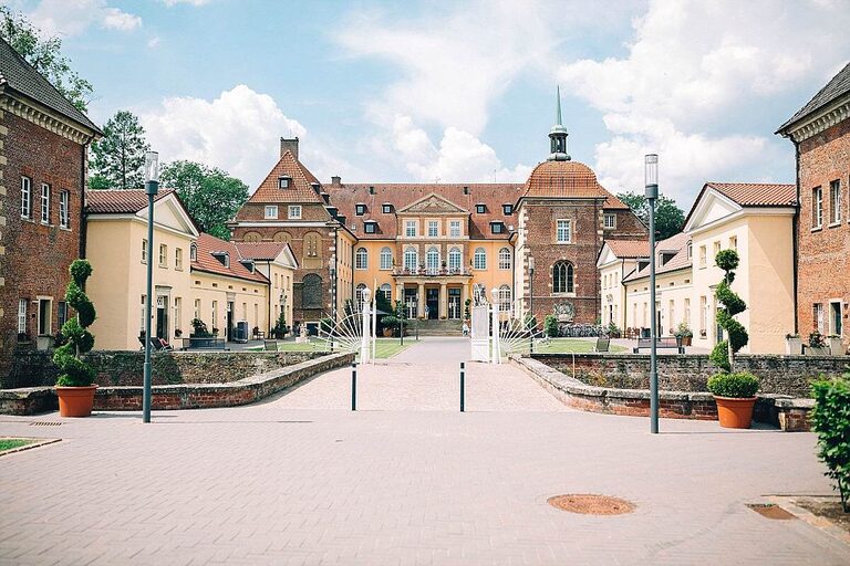 Sportschloss Velen Frontansicht