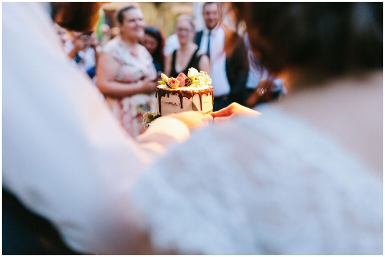 Anschnitt der Hochzeitstorte