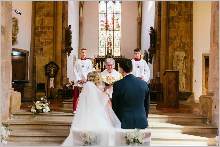 Pastor während der Trauzeremonie in der Schlosskirche Bad Iburg ©Hochzeitsfotograf Bad Iburg